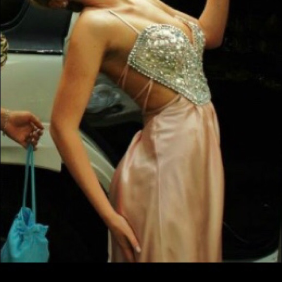 STUNNING PROM DRESS - Picture 7 of 8